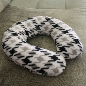 Fabric by Fabric: One Yard Wonders Travel Neck Pillow
