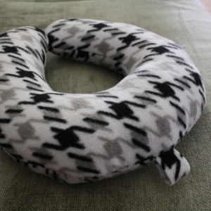 Fabric by Fabric: One Yard Wonders Travel Neck Pillow